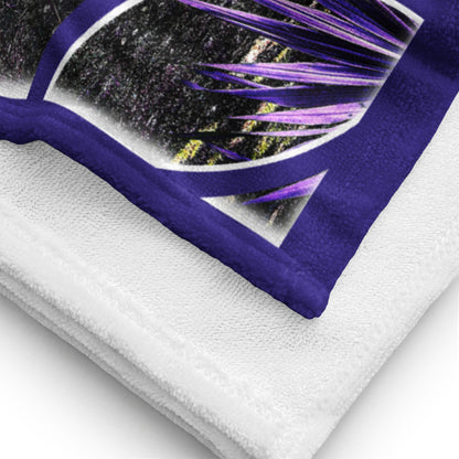 Wild Palm geometric pattern on a Color in Motion beach towel 30x60 — close-up of towel corner detail